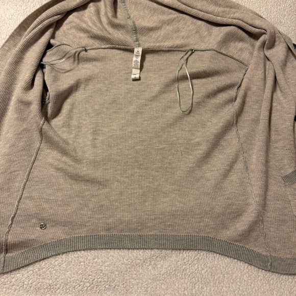 Lululemon Gray Cabin Yogi Wrap
Heathered Medium Grey Hooded Cardigan Sweater - Picture 8 of 13